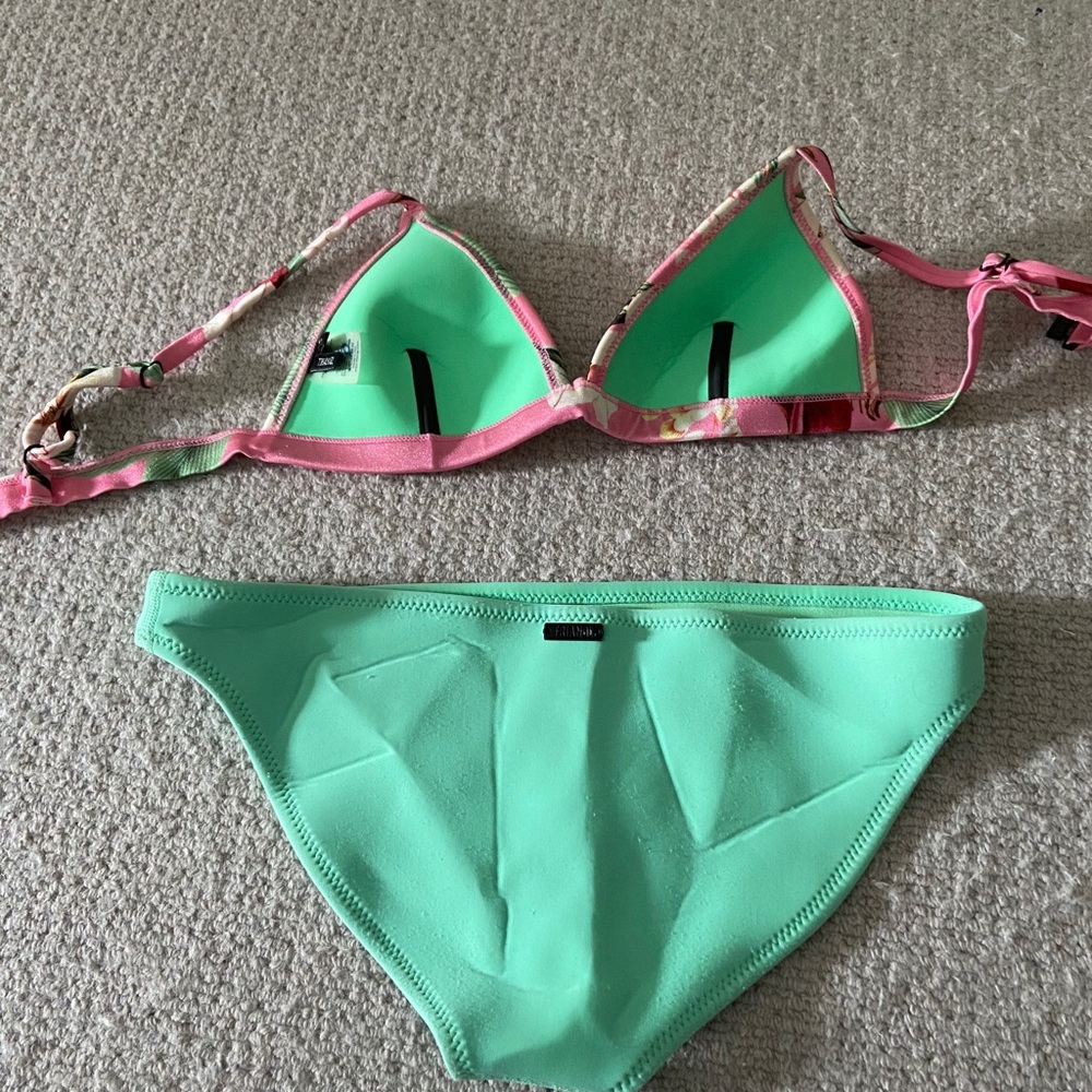 TRIANGL bathing suit - Picture 2 of 2